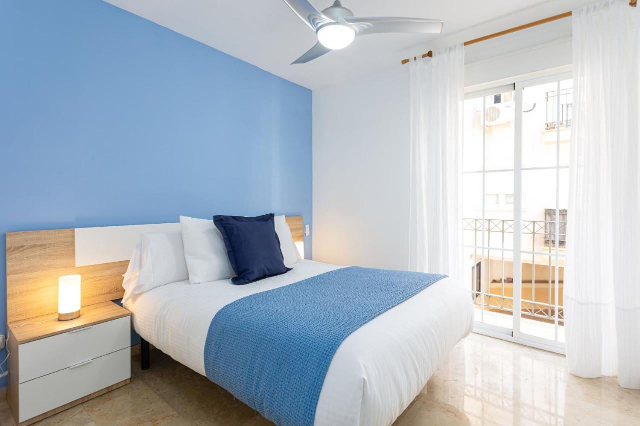 Holidays2Malaga Capuchinos French Balconies, Private Parking, Wifi & Air Con Exterior photo